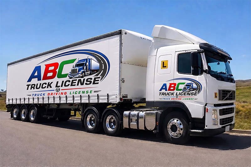Heavy Combination prime mover with semi-trailer — ABC Truck License Sydney training